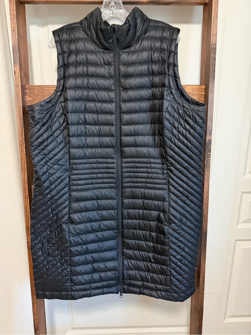 Duluth Trading Co Black Quilted Down-Like Long Vest